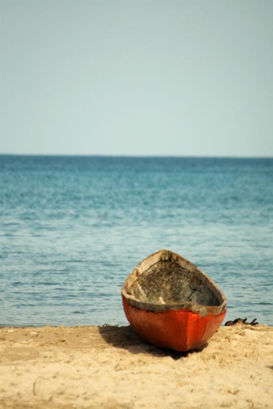 Canoa en la Playa, Isla Fuerte, Bolivar, Cartagena...