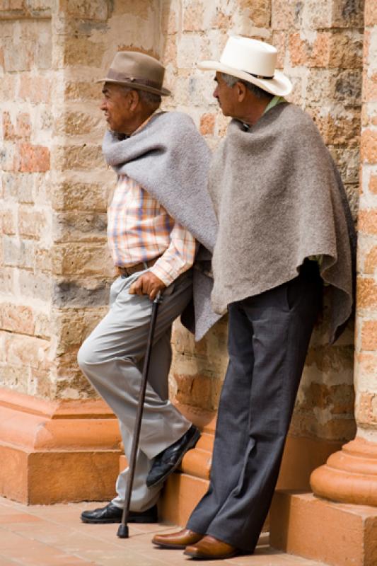 Ancianos en San Pedro de los Milagros, Antioquia, ...