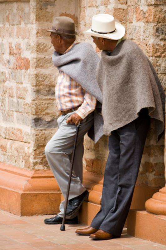 Ancianos en San Pedro de los Milagros, Antioquia, ...