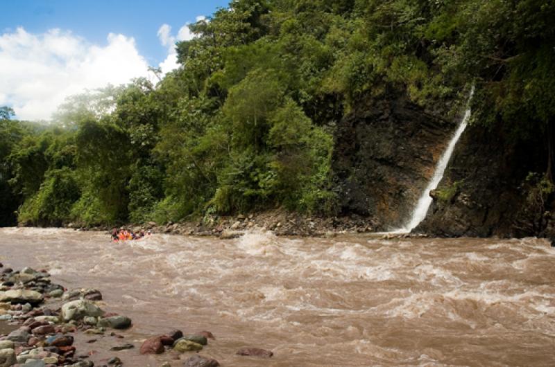 Descenso de Rios en el Rio Guatiquia, Llanos Orien...