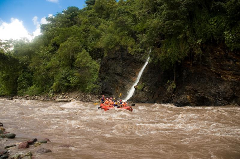 Descenso de Rios en el Rio Guatiquia, Llanos Orien...