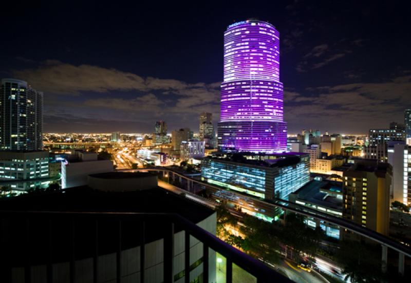 Banco de la Torre de America, Downtown, Miami, Flo...