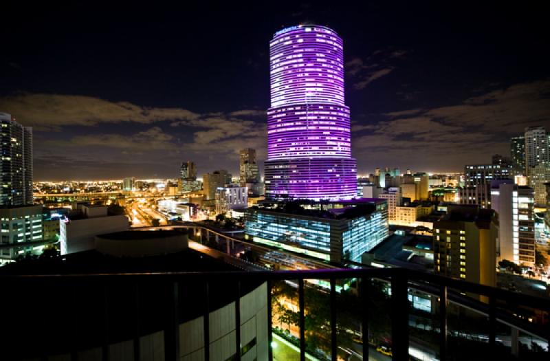 Banco de la Torre de America, Downtown, Miami, Flo...