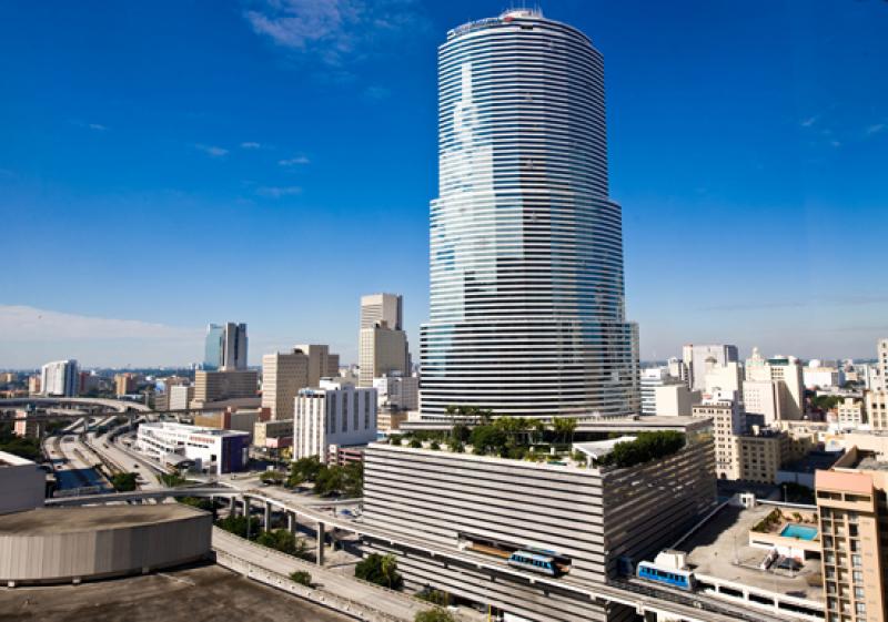 Banco de la Torre de America, Downtown, Miami, Flo...