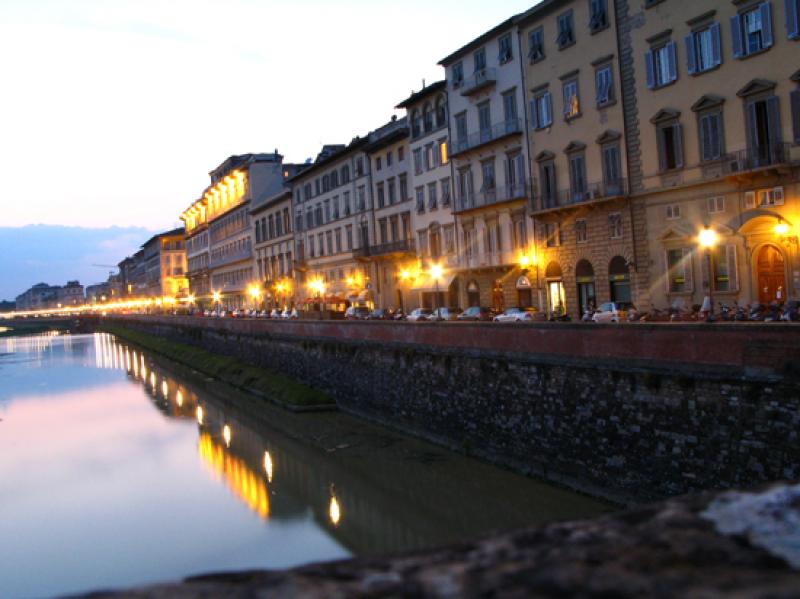 Rio Arno, Florencia, Toscana, Italia, Europa Occid...
