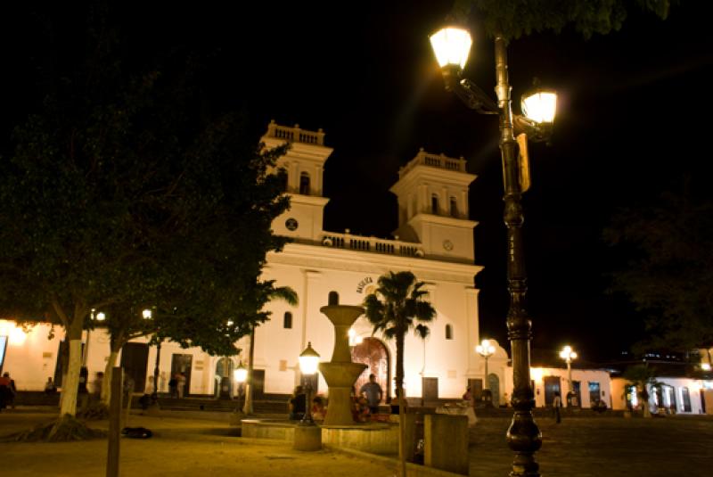 Iglesia La Inmaculada Concepcion y San Lorenzo Mar...