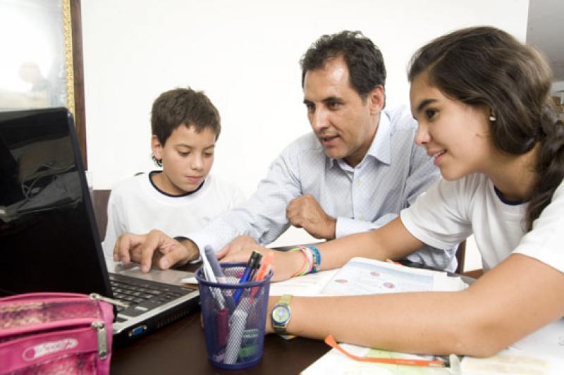 Padre con sus Hijos