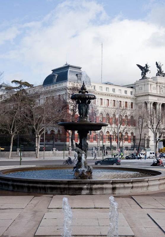 Plaza del Emperador Carlos V, Madrid, EspaÃ±a, E...