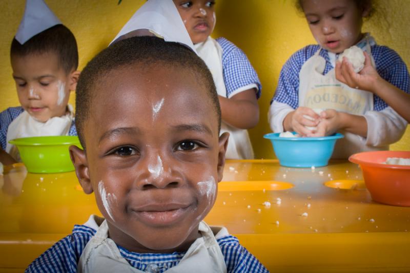 Primer Plano de un Niño Sonriendo