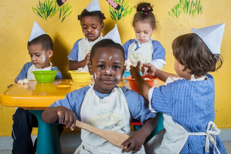 Grupo de Niños Jugando