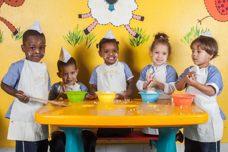 Grupo de Niños Jugando