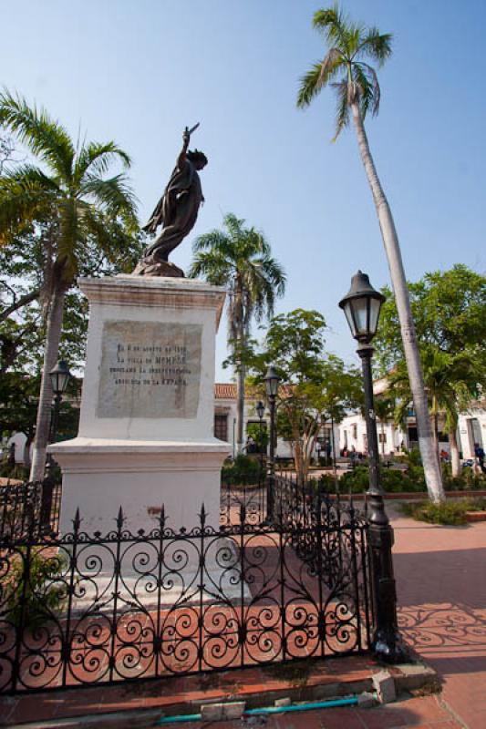 Estatua de La Libertad y la Consigna del Libertado...