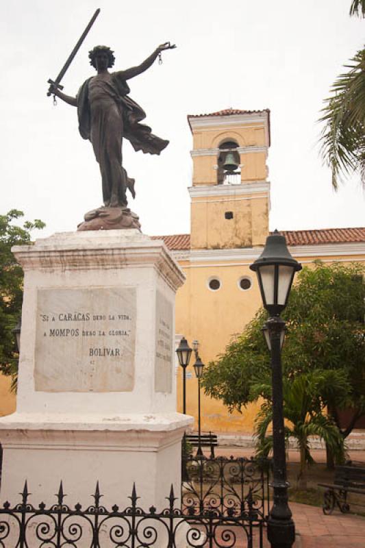 Estatua de La Libertad y la Consigna del Libertado...