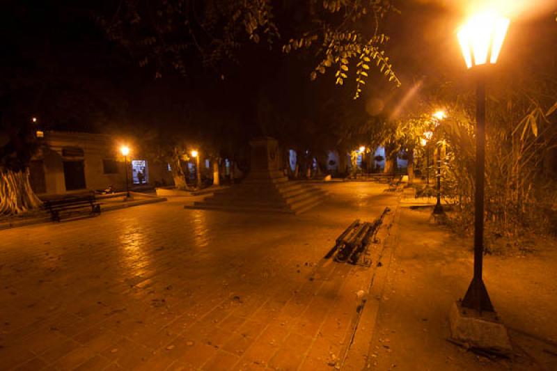 Plaza de Tamarindo, Santa Cruz de Mompox, Mompos, ...