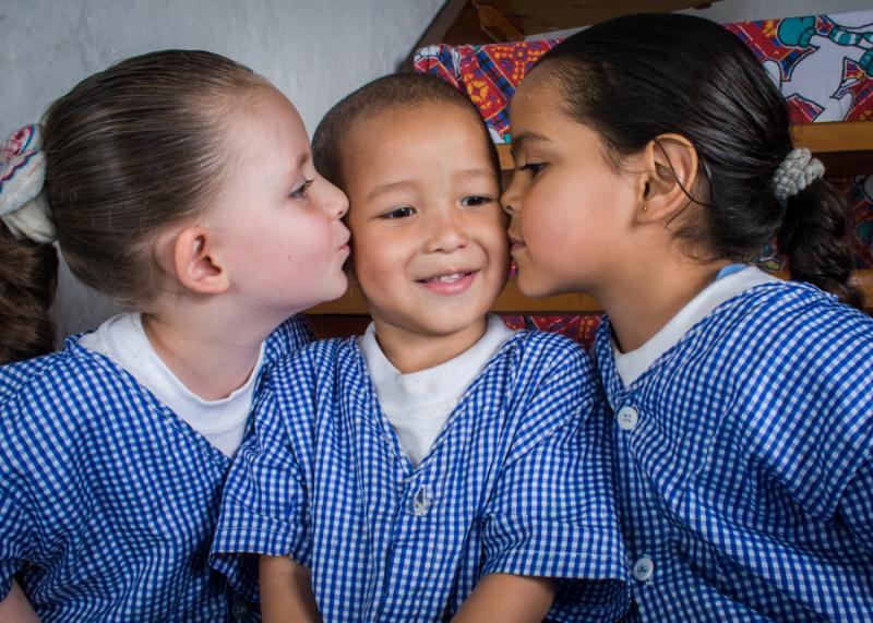 Primer Plano de unos Niños Sonriendo