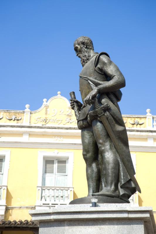 Estatua de Pedro de Heredia, Plaza de los Coches, ...