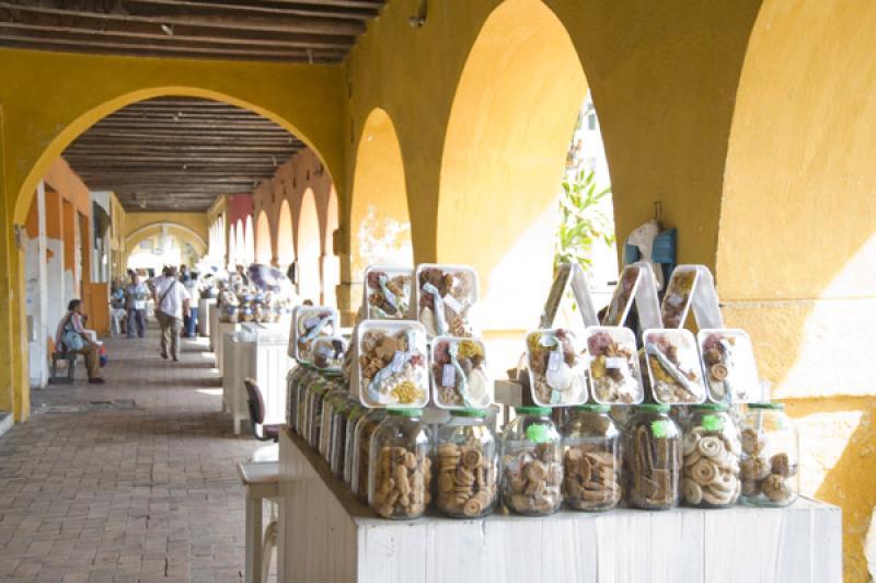 Portal de los Dulces, Plaza de los Coches, Cartage...