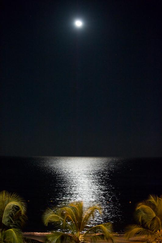 Luna en el Mar, Santa Marta, Magdalena, Colombia