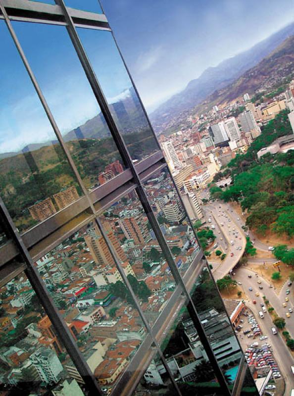 Reflejo de la Ciudad en una Ventana, Cali, Valle d...