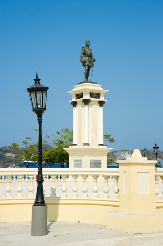 Estatua Rodrigo de Bastidas, Santa Marta, Magdalen...