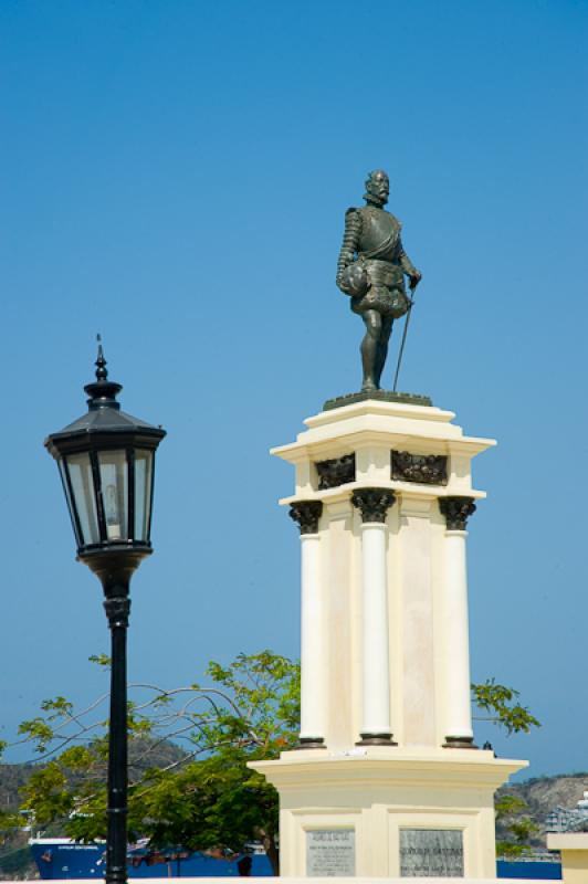 Estatua Rodrigo de Bastidas, Santa Marta, Magdalen...