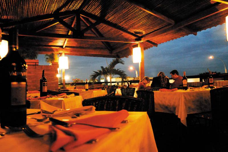 Interior de un Restaurante, Cali, Valle del Cauca,...