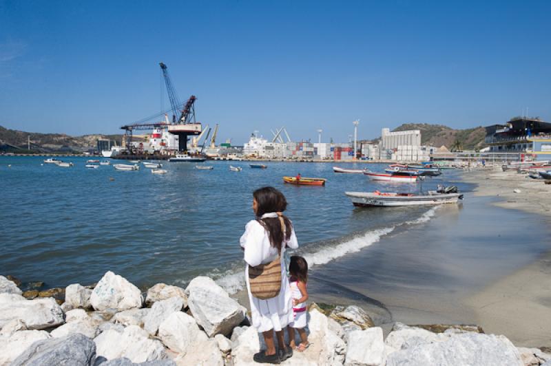 Indigena Kogi en el Puerto de Santa Marta, Santa M...