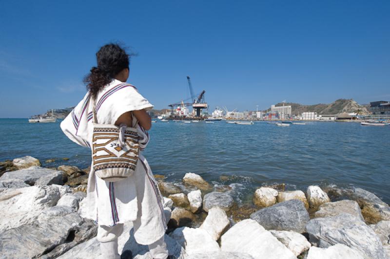 Indigena Kogi en el Puerto de Santa Marta, Santa M...