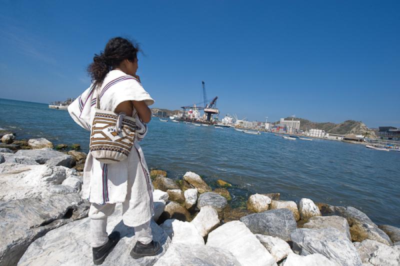 Indigena Kogi en el Puerto de Santa Marta, Santa M...