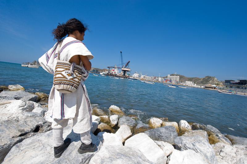 Indigena Kogi en el Puerto de Santa Marta, Santa M...