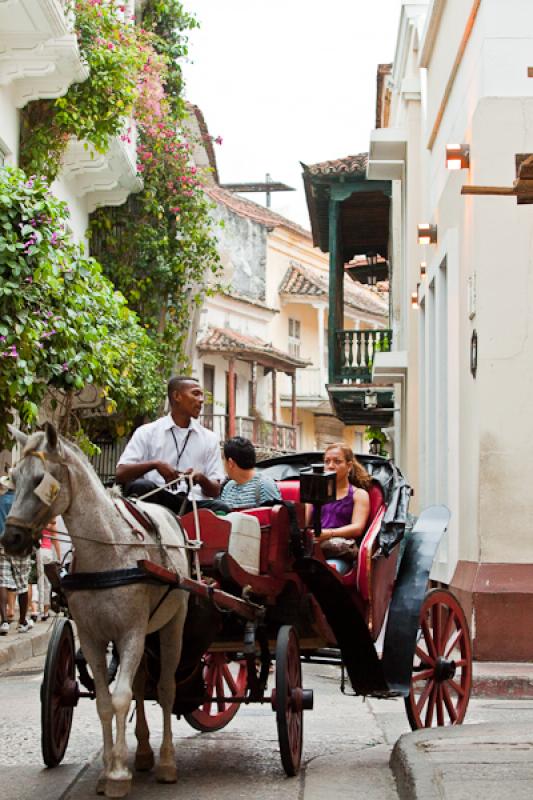 Carruaje en la Ciudad Amurallada, Cartagena, Boliv...