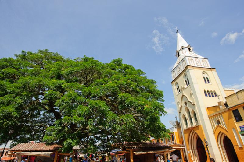 Iglesia Nuestra SeÃ±ora del Perpetuo Socorro, Al...