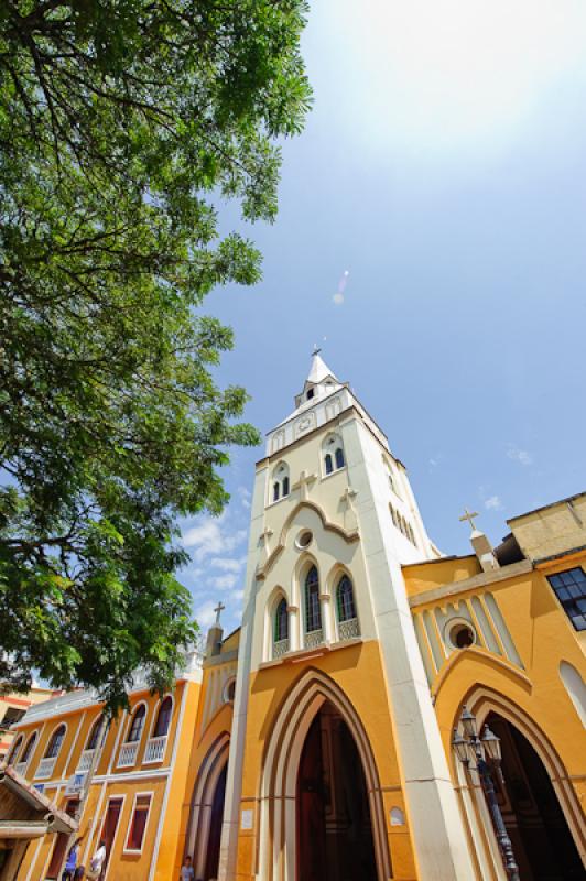 Iglesia Nuestra SeÃ±ora del Perpetuo Socorro, Al...