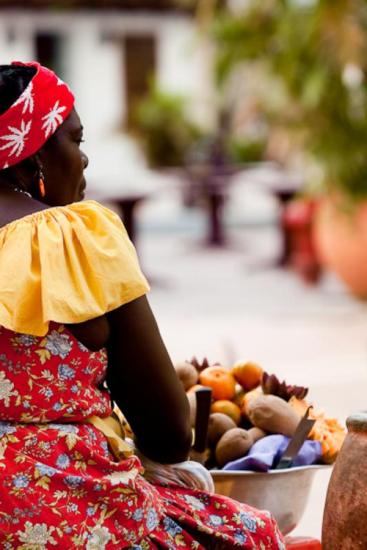 Palenquera en la Plaza San Pedro Claver, Cartagena...