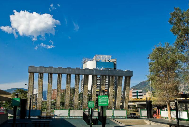 La Puerta Urbana, Parque de los Pies Descalzos, Me...