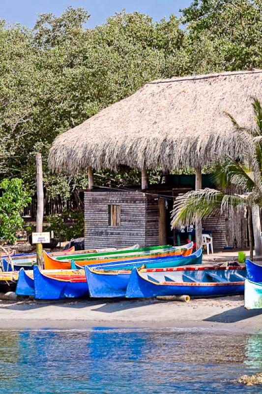 Canoas en la Playa, CoveÃ±as, Golfo de Morrosqui...