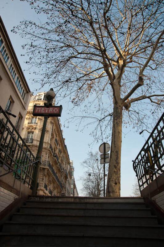 Estacion de Bastill, Plaza de la Bastilla, Paris, ...