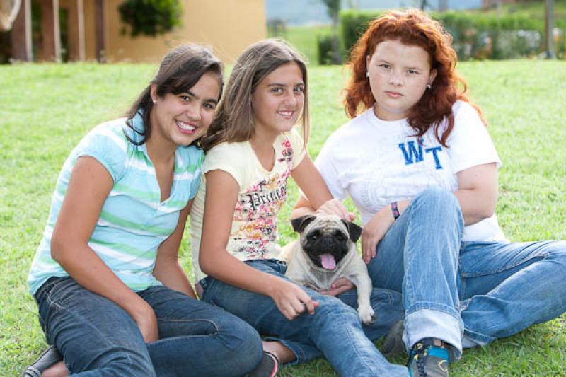 Amigas con su Mascota