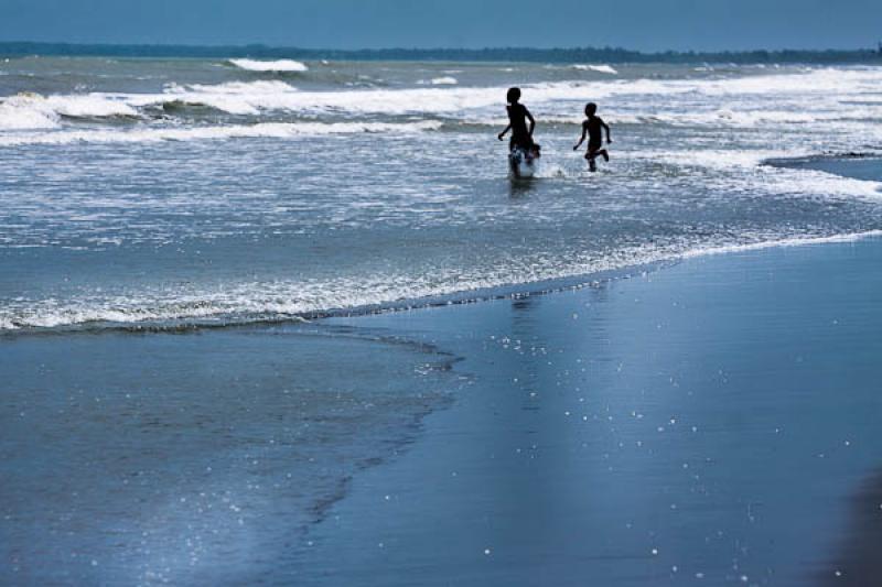 NiÃ±os Jugando en el Mar, Playas del Viento, San...