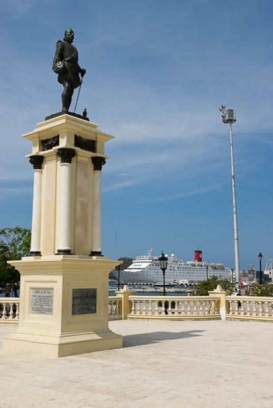 Estatua Rodrigo de Bastidas, Santa Marta, Magdalen...