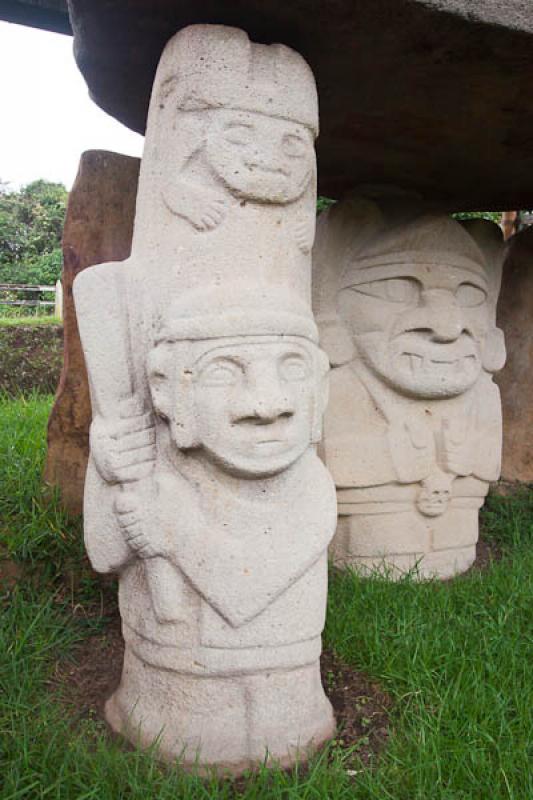 Idolos san Agustin Sacerdote, Parque Arqueologico ...