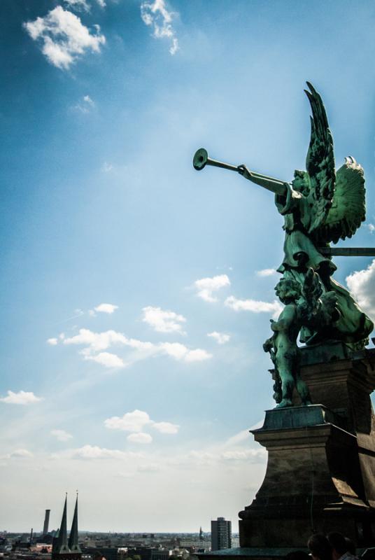 Angel de la Catedral de Berlin, Alemania, Europa C...