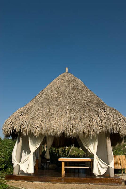 Ecohabs en Playa CaÃ±averal, Parque Nacional Nat...