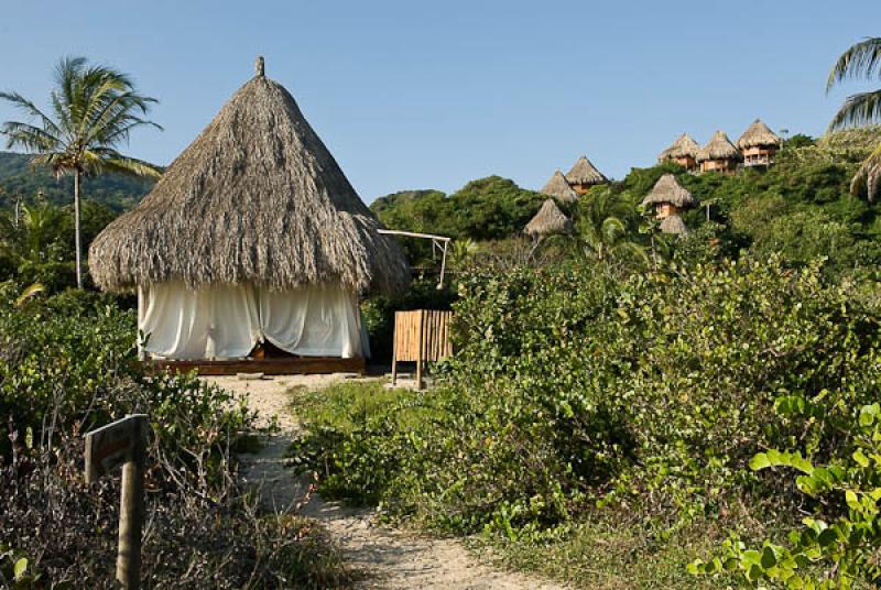 Ecohabs en Playa CaÃ±averal, Parque Nacional Nat...