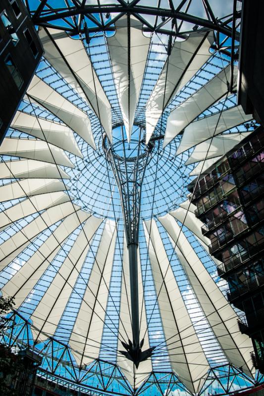 Cubierta del Sony Center, Berlin, Alemania, Europa...