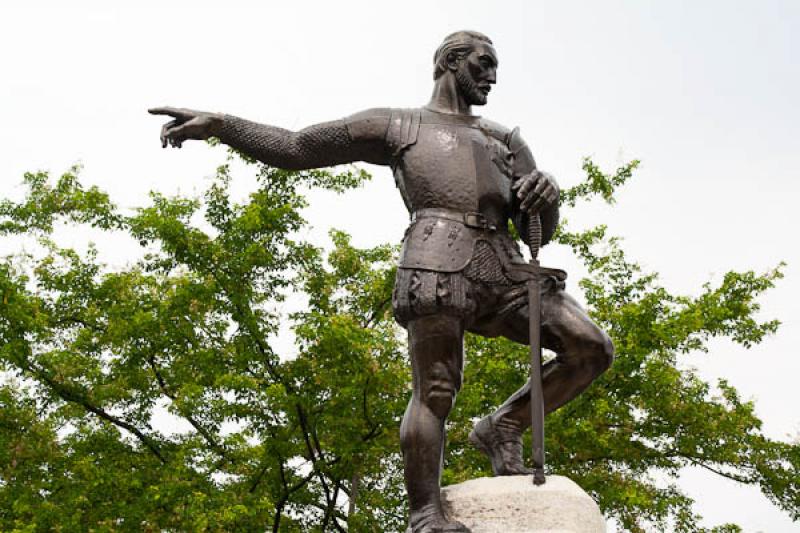 Estatua de Sebastian de Belalcazar, Santiago de Ca...