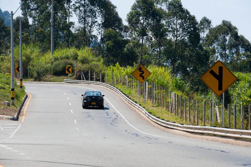 Doble Calzada a Las Palmas, Medellin, Antioquia, C...