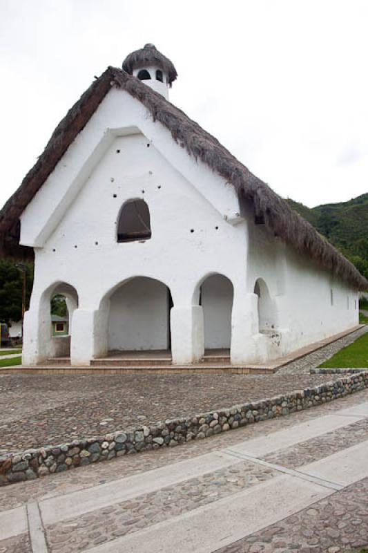 Iglesia de San Andres de Pisimbala, Parque Arqueol...