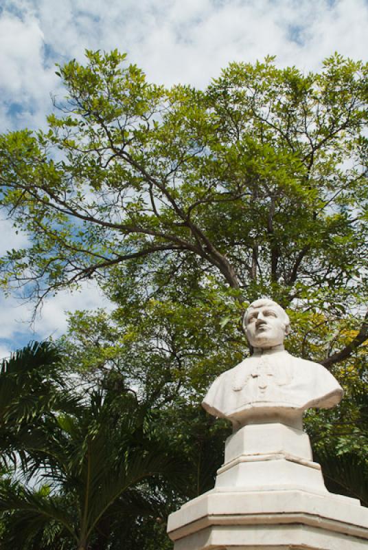 Busto de Illmo Sr Estevez, Mamatoco, Santa Marta, ...