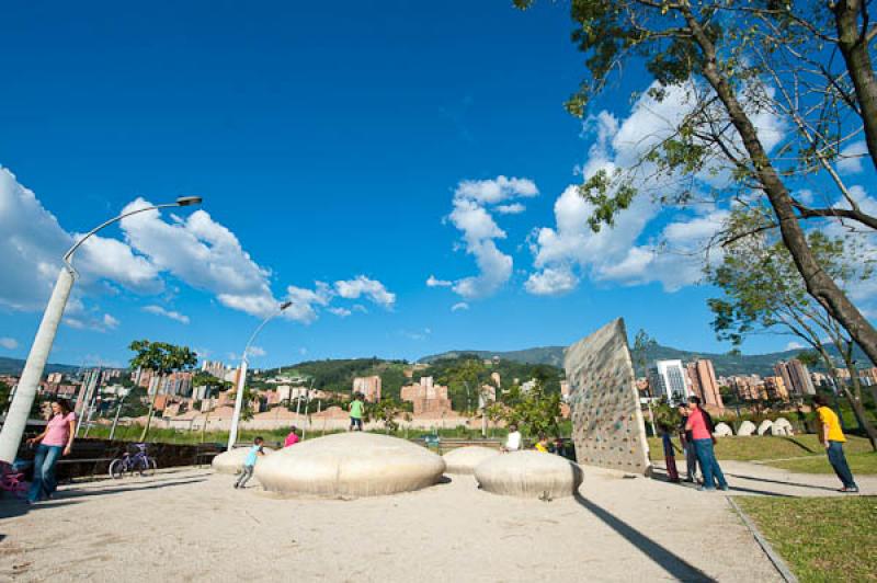 Parque los Colores, Ciudad del Rio, Medellin, Anti...